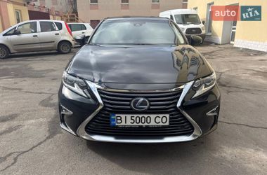 Седан Lexus ES 2015 в Полтаве