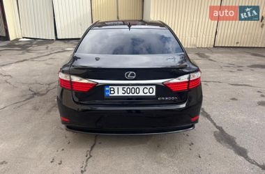 Седан Lexus ES 2015 в Полтаве