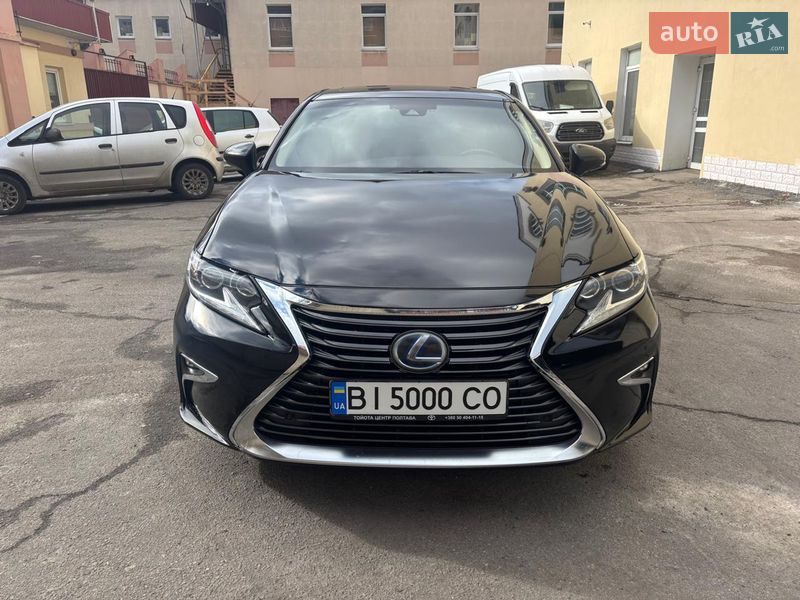 Седан Lexus ES 2015 в Полтаве