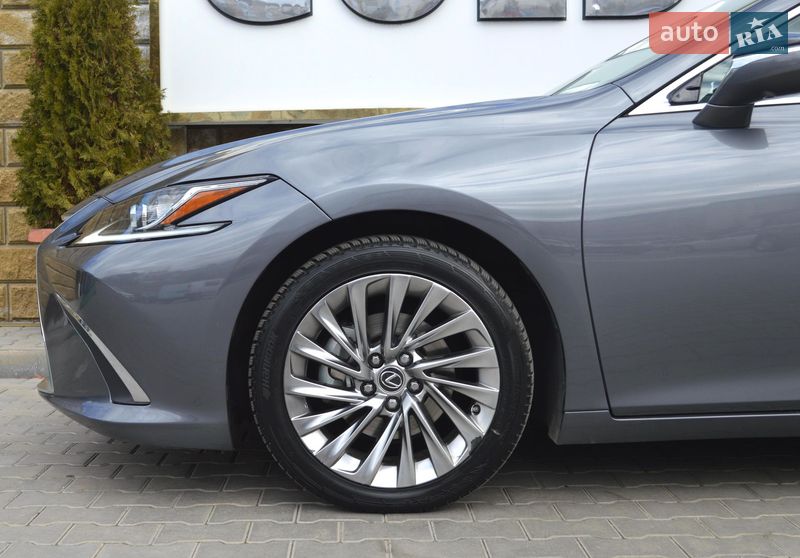Седан Lexus ES 2019 в Одессе