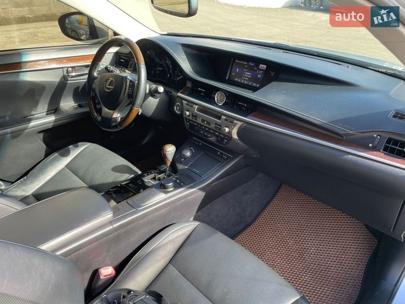 Седан Lexus ES 2014 в Киеве фото 42 Седан Lexus ES 2014 в Киеве
