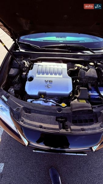 Седан Lexus ES 2015 в Рівному