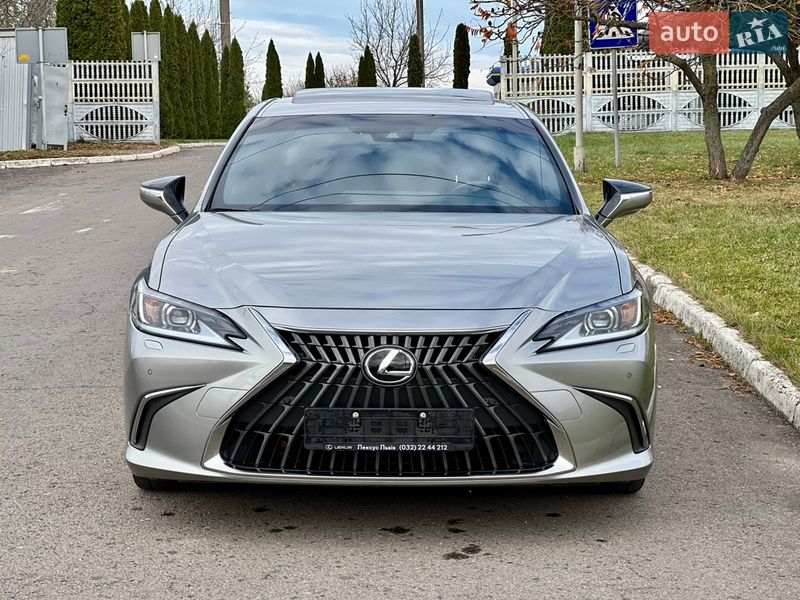 Седан Lexus ES 2024 в Рівному