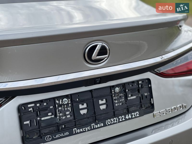 Седан Lexus ES 2024 в Рівному