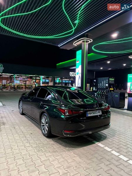Седан Lexus ES 2018 в Одесі