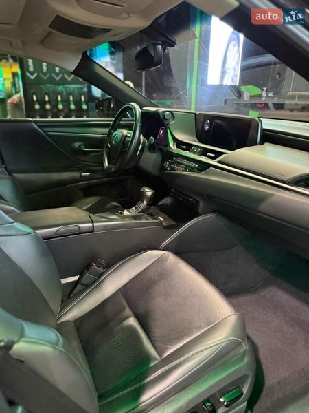 Седан Lexus ES 2018 в Одесі