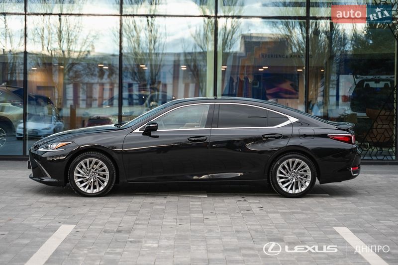 Седан Lexus ES 2024 в Дніпрі