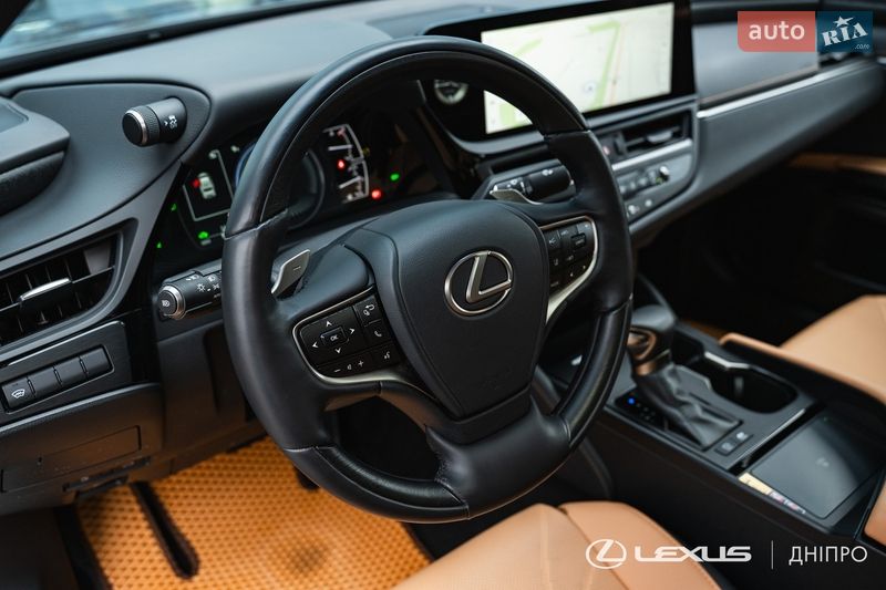 Седан Lexus ES 2024 в Дніпрі