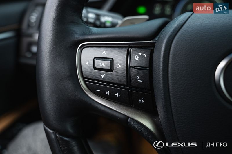 Седан Lexus ES 2024 в Дніпрі
