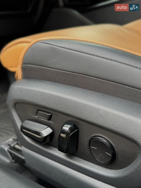 Седан Lexus ES 2021 в Дніпрі