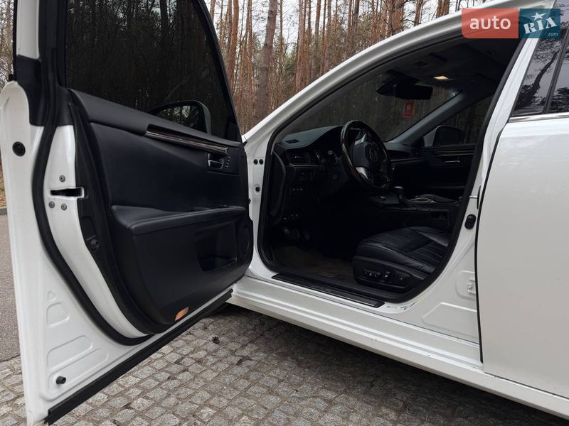 Седан Lexus ES 2016 в Новомосковську