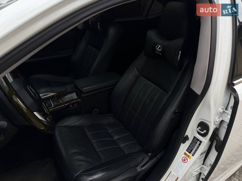 Седан Lexus ES 2016 в Новомосковську