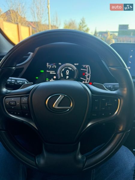 Седан Lexus ES 2022 в Виннице