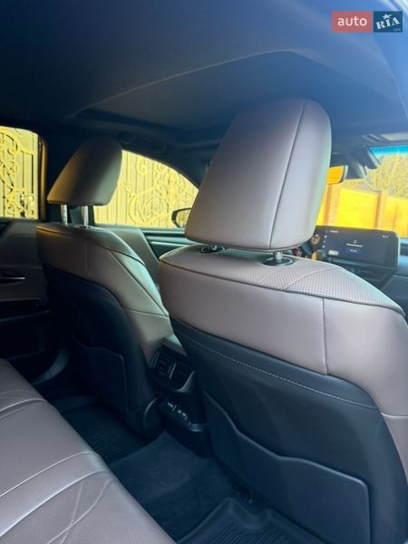 Седан Lexus ES 2022 в Виннице