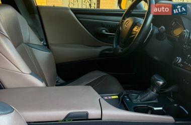 Седан Lexus ES 2022 в Виннице