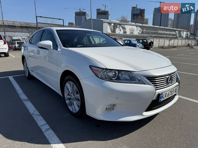 Седан Lexus ES 2013 в Киеве