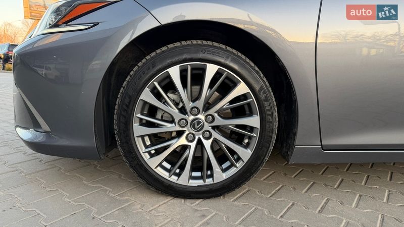 Седан Lexus ES 2020 в Житомире
