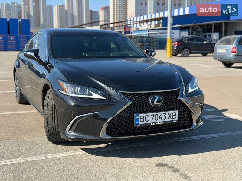 Седан Lexus ES 2023 в Киеве