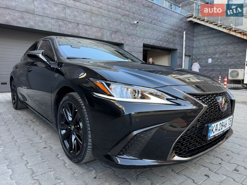Седан Lexus ES 2024 в Києві