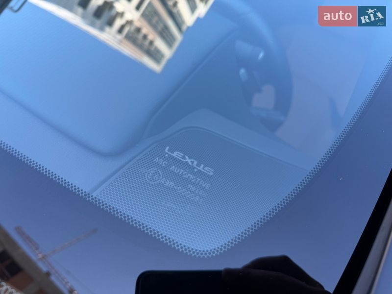 Седан Lexus ES 2024 в Києві