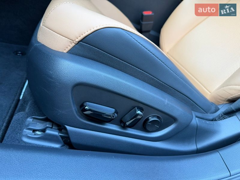 Седан Lexus ES 2024 в Києві