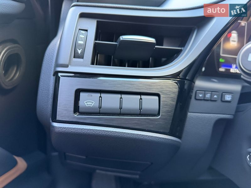 Седан Lexus ES 2024 в Києві