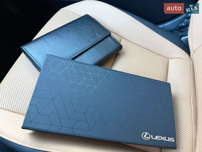 Седан Lexus ES 2024 в Києві