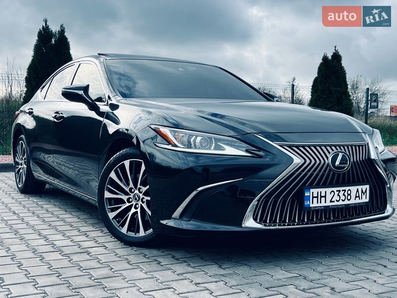 Седан Lexus ES 2021 в Киеве