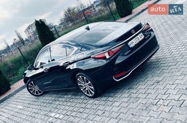 Седан Lexus ES 2021 в Киеве