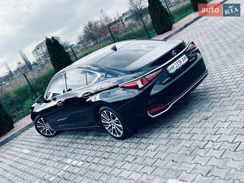 Седан Lexus ES 2021 в Киеве