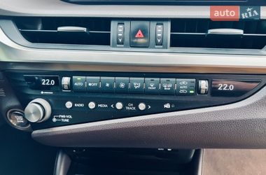 Седан Lexus ES 2021 в Киеве