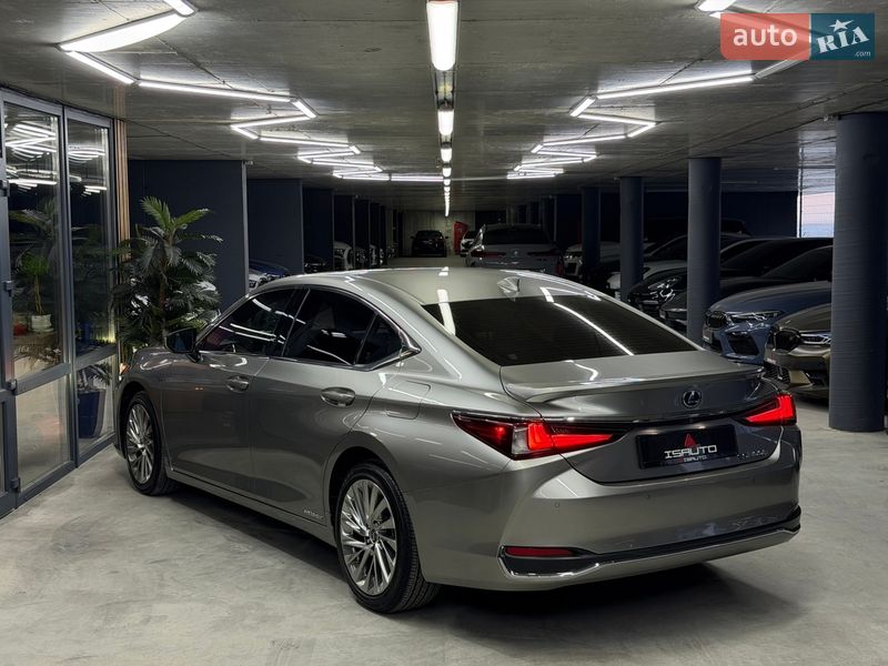 Седан Lexus ES 2019 в Одесі