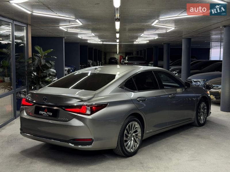 Седан Lexus ES 2019 в Одесі
