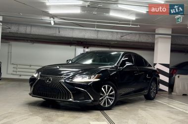 Седан Lexus ES 2021 в Киеве