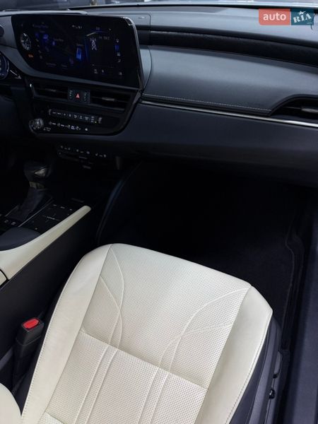 Седан Lexus ES 2022 в Одессе