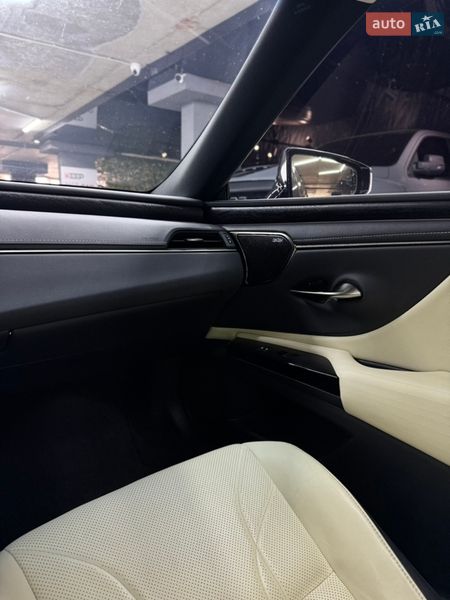 Седан Lexus ES 2022 в Одессе