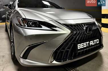 Седан Lexus ES 2022 в Киеве