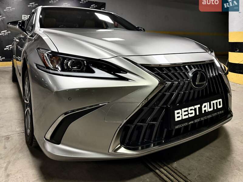 Седан Lexus ES 2022 в Киеве