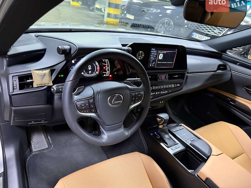 Седан Lexus ES 2022 в Киеве