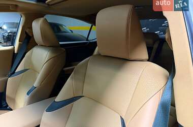 Седан Lexus ES 2022 в Киеве
