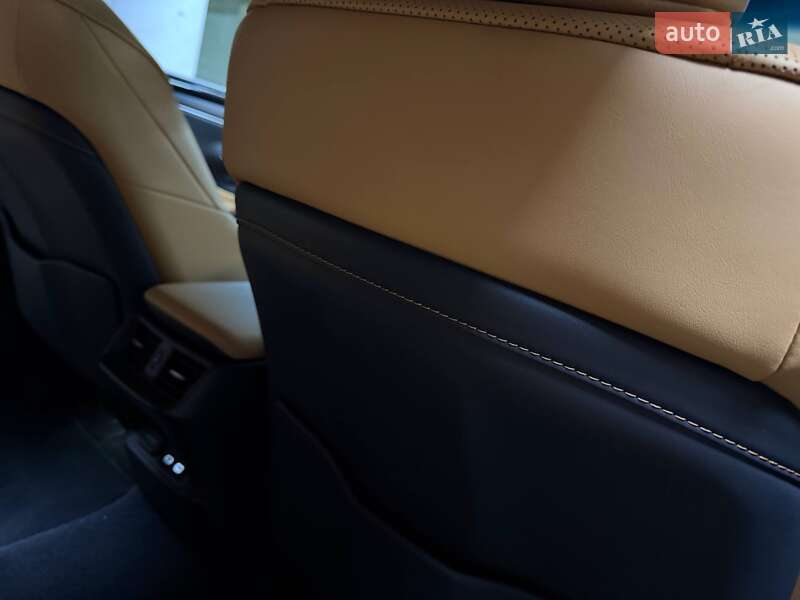 Седан Lexus ES 2022 в Киеве