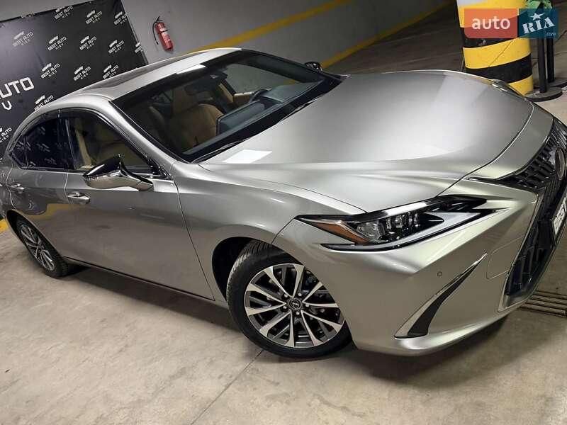 Седан Lexus ES 2022 в Киеве