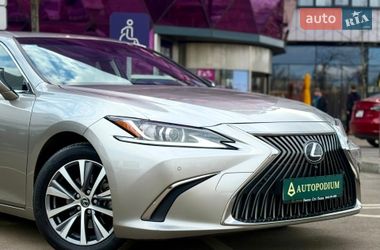 Седан Lexus ES 2020 в Киеве