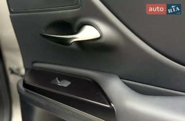 Седан Lexus ES 2020 в Киеве