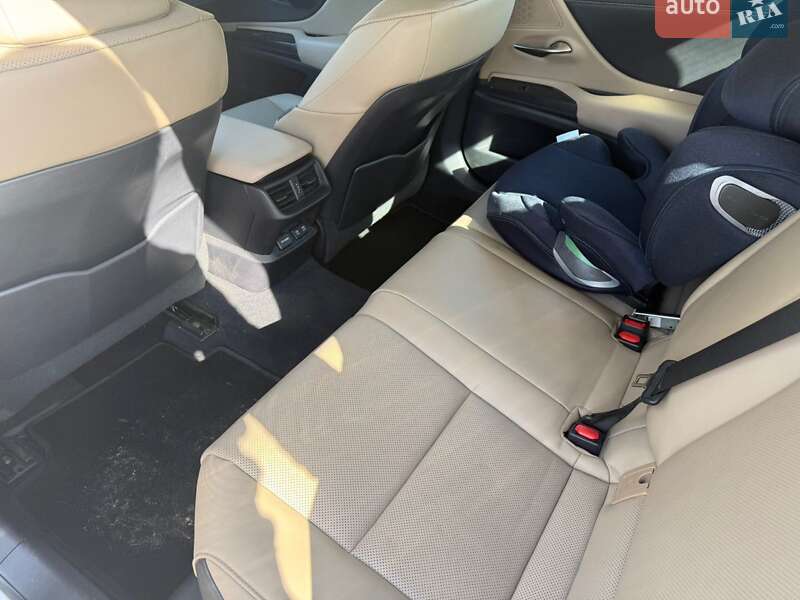 Седан Lexus ES 2021 в Киеве