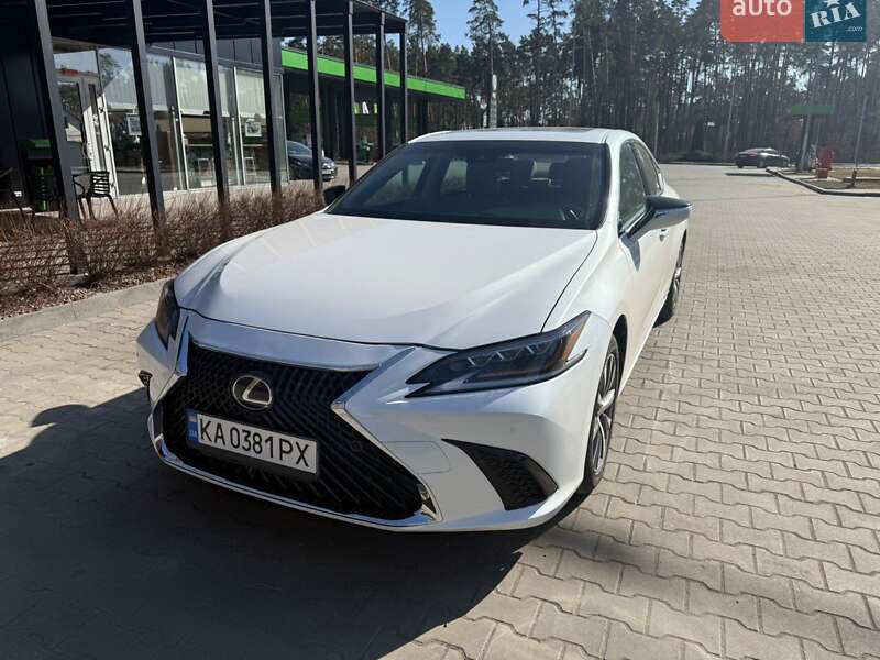 Седан Lexus ES 2021 в Киеве