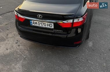 Седан Lexus ES 2015 в Житомире