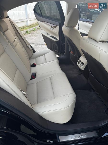 Седан Lexus ES 2015 в Житомире