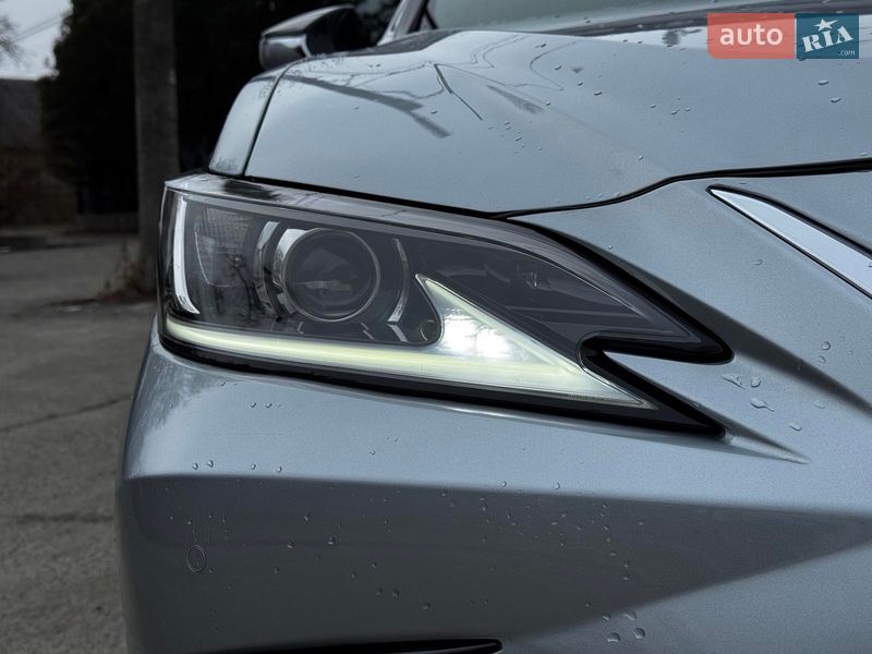 Седан Lexus ES 2023 в Киеве