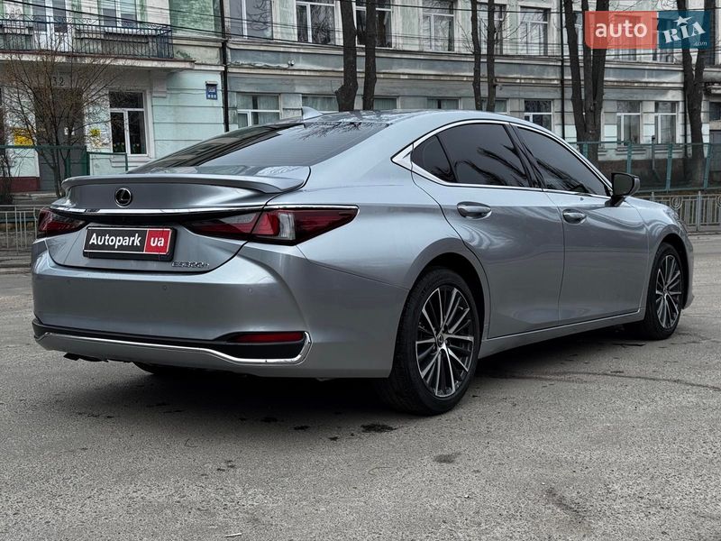Седан Lexus ES 2023 в Киеве
